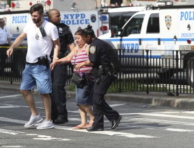 Νέα Υόρκη: Απολυμένος ο γιατρός που άνοιξε πυρ - Μία γυναίκα νεκρή και 6 βαριά τραυματισμένοι (φωτό, βίντεο)